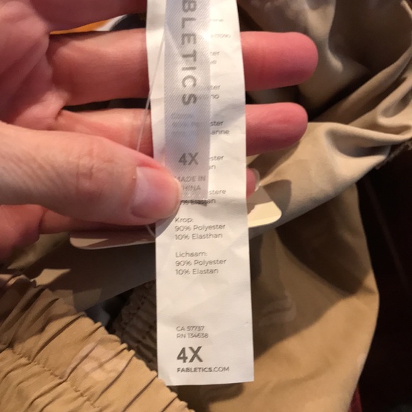 New! FABLETICS 4X Iggy Woven Pant Sandy Brown Logo - Picture 7 of 7